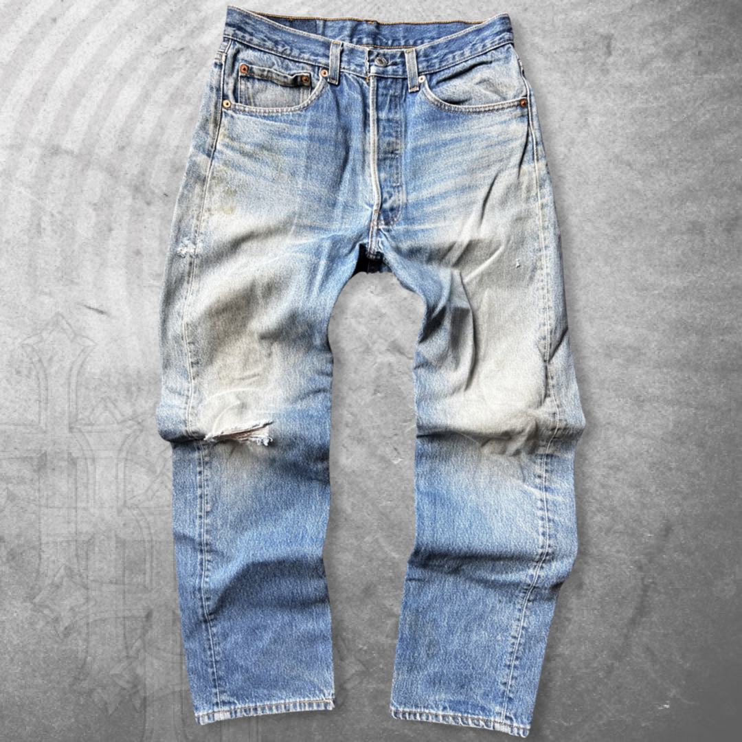 Faded Distressed Levi’s 501xx Jeans 1990s (32x29)