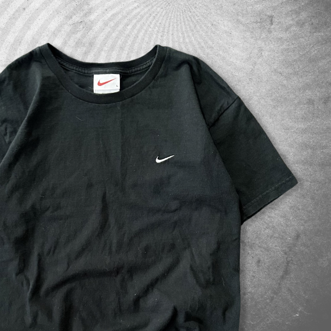 Black Nike Essential Swoosh Shirt 1990s (S)
