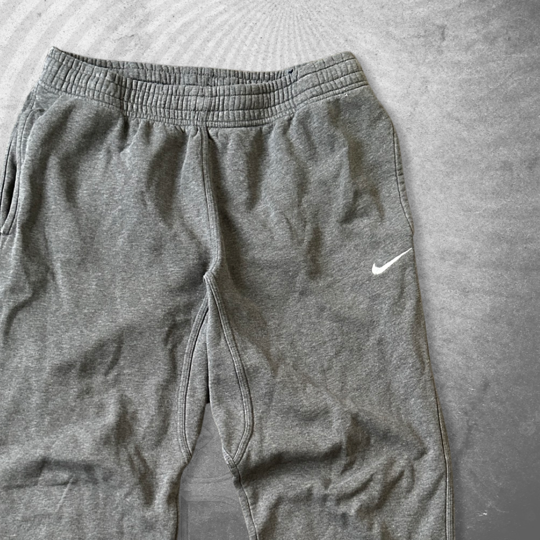 Nike Grey Essential Sweatpants 2000s (M)