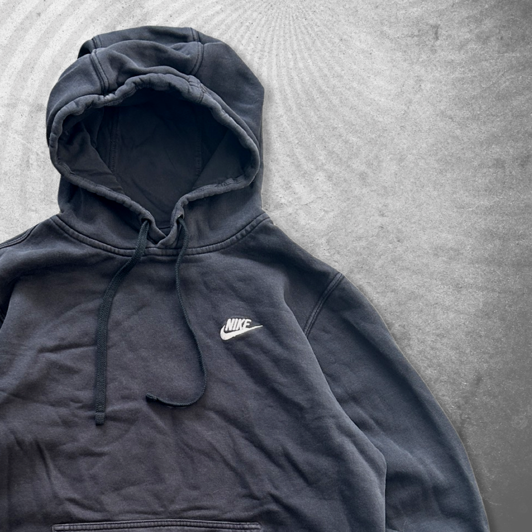 Black Nike Hoodie 2000s (S/M)