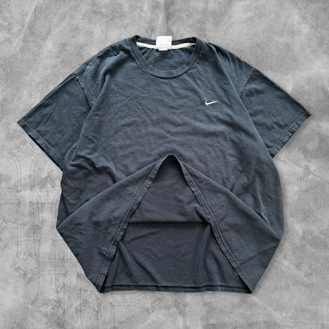 Black Nike Essential Shirt 2000s (XL)