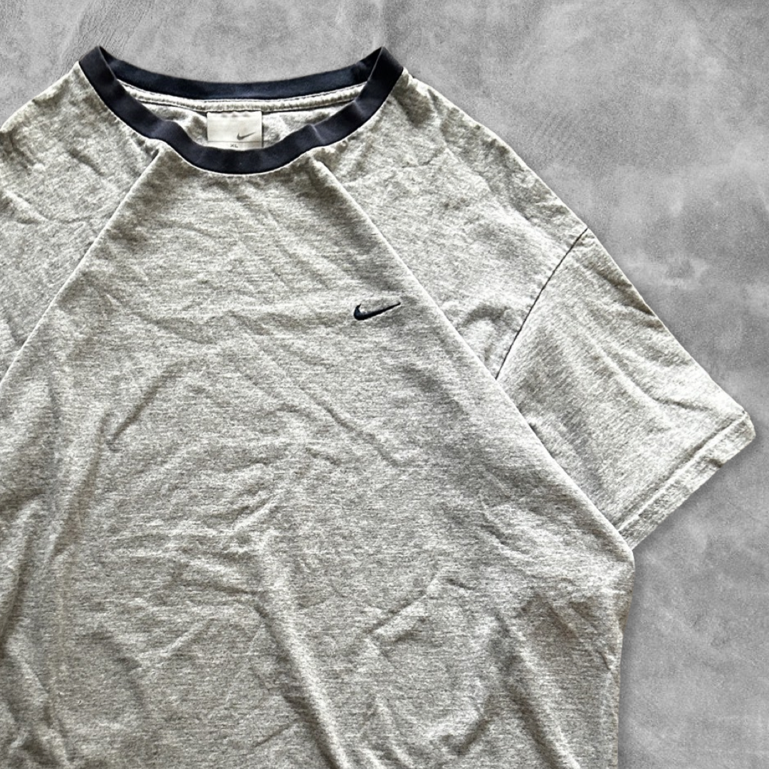 Grey Nike Essential Shirt 2000s (XL)