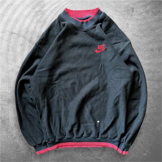 Black Nike Foot Locker Exclusive Sweatshirt 1990’s (M)