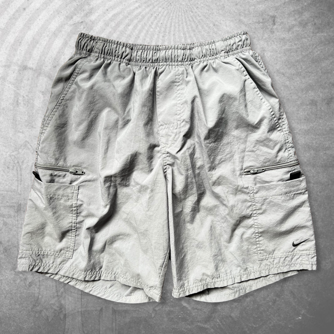 Grey Nike Cargo Shorts 1990s (M)
