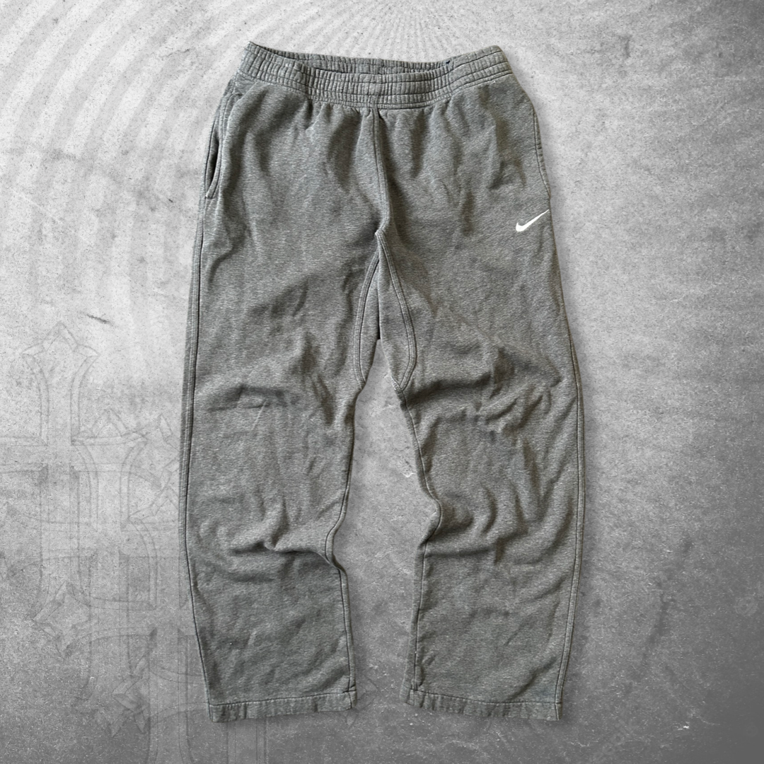 Nike Grey Essential Sweatpants 2000s (M)