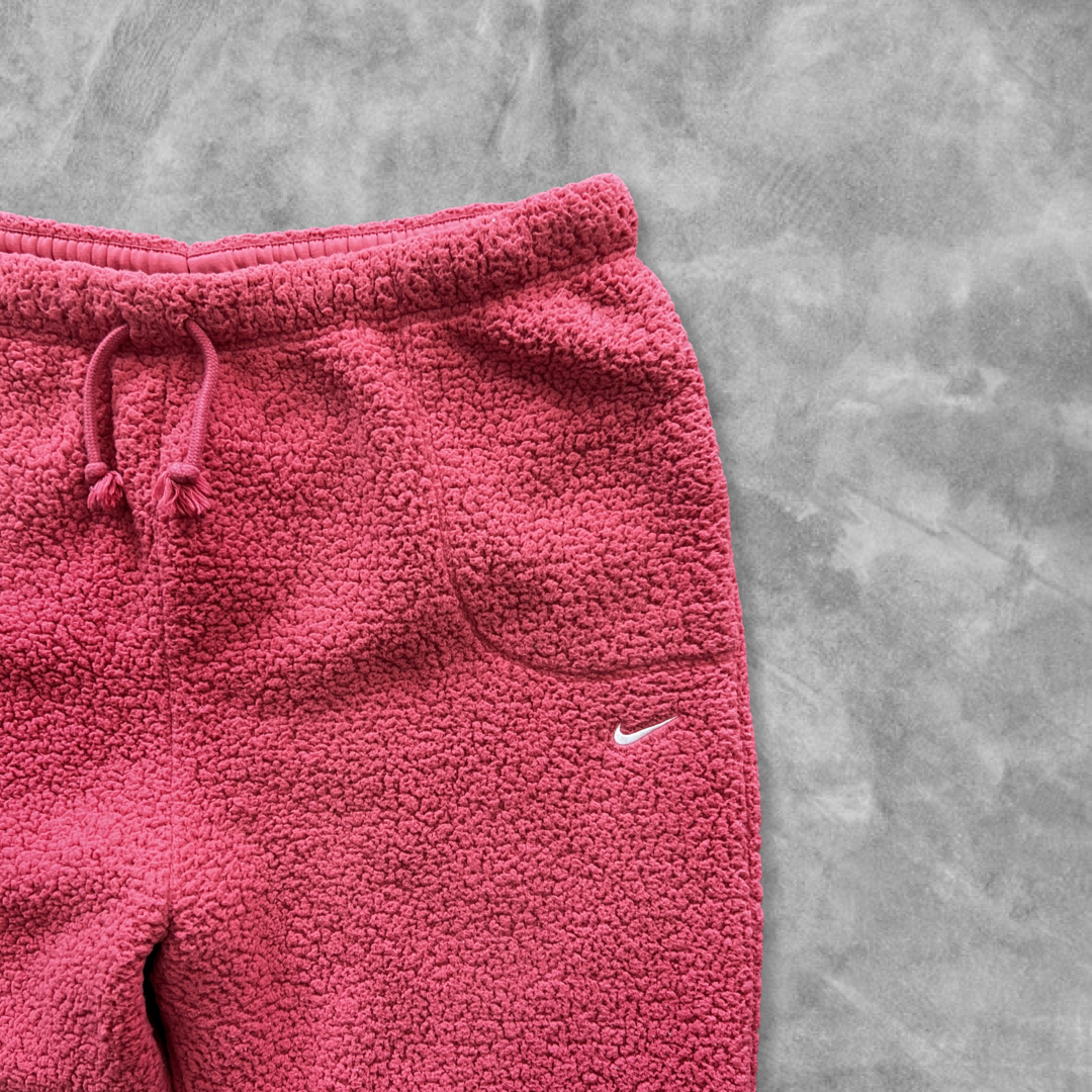 Bubblegum Pink Sherpa Therma-Fit Nike Sweatpants 2000s (XL)