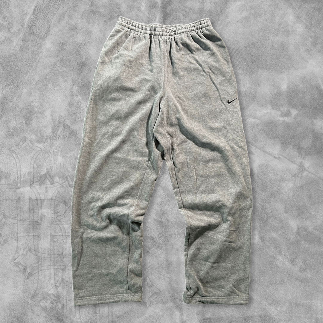 Grey Nike Essential Pants 2000s (S)