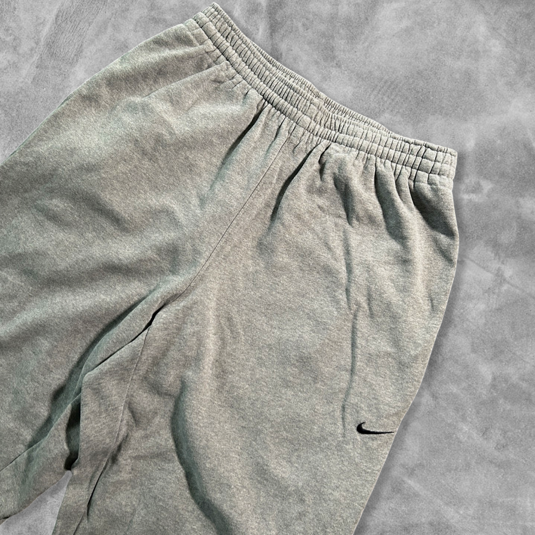 Grey Nike Essential Pants 2000s (S)