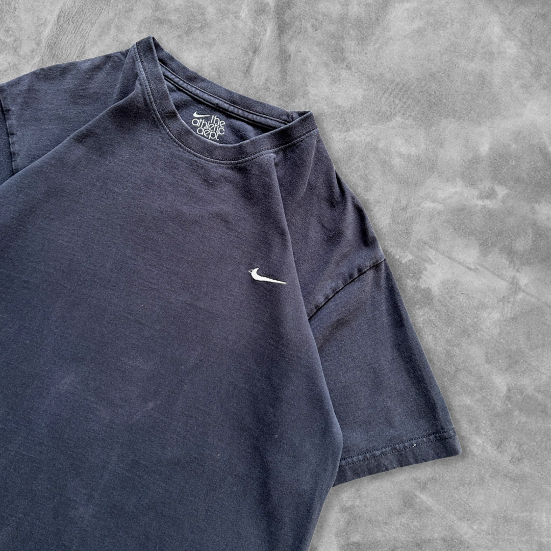 Faded Nike Essential Shirt 2000s (S)